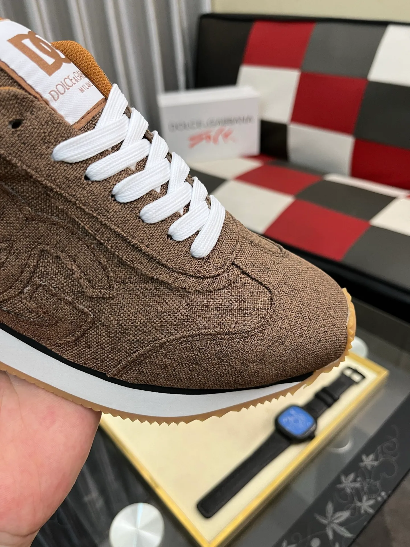 Men's shoes 💰458⌚️⌚️DG's latest popular casual shoes 🔥🔥, the tongue has the brand's iconic details, and the combination of silk cowhide and cow suede enhances the style. Fashionable and versatile, it can complement any look. Create an exquisite design with unique dynamic vitality and modern atmosphere, showing modern elegance. Size: 36-464️⃣colors available